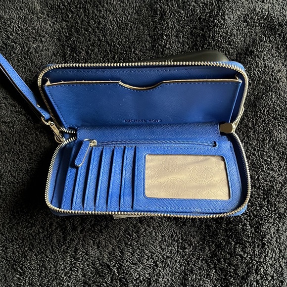 Cluch phone case with credit card holder. - Picture 2 of 2